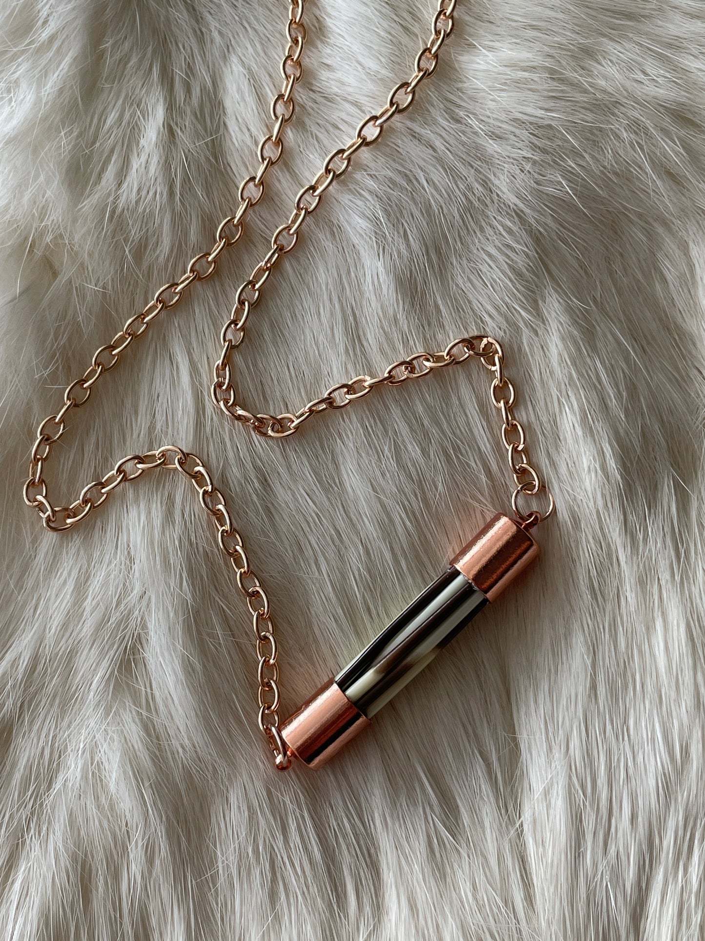 Quill pendant