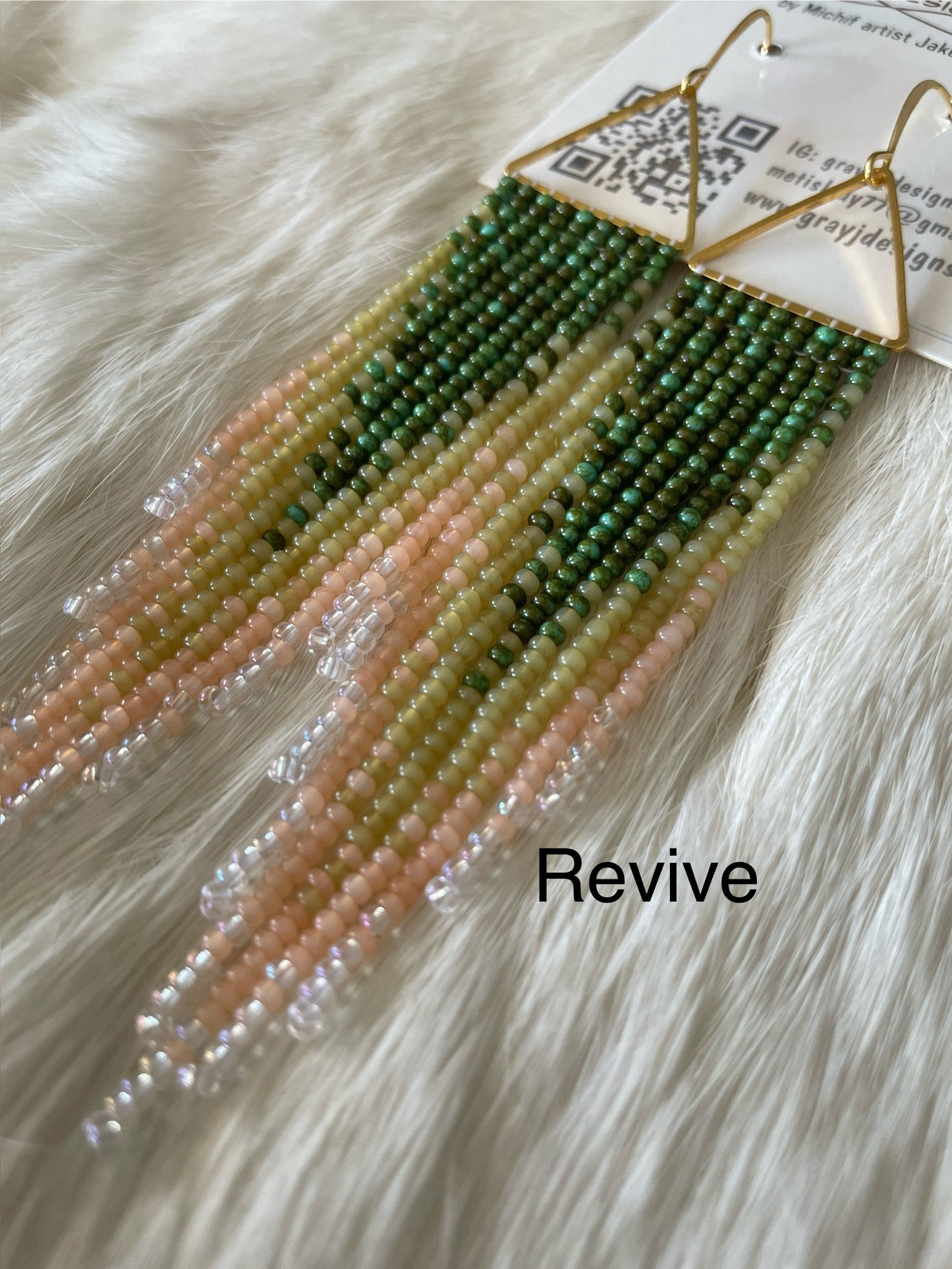 Long fringe on metallic shapes