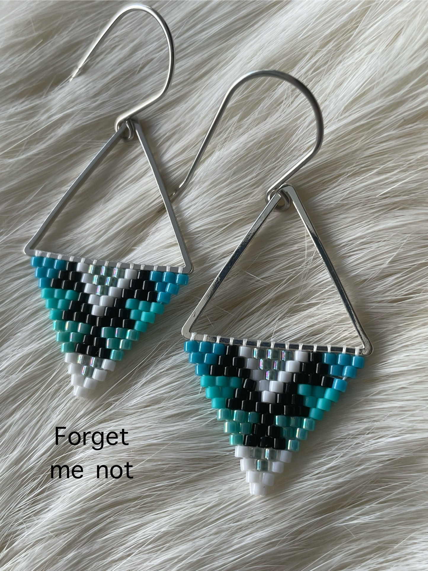 Petit triangles (earrings)