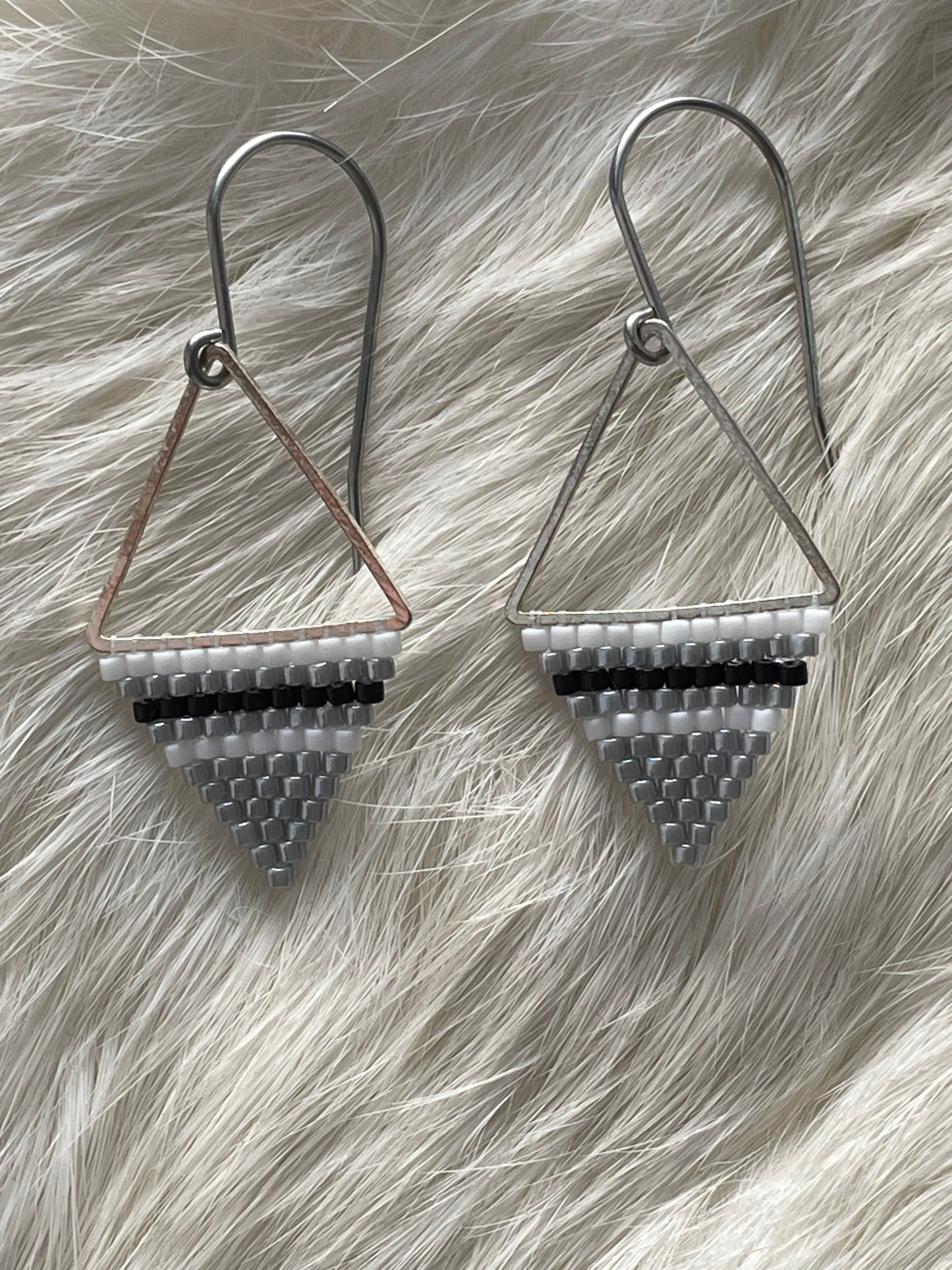 Petit triangles (earrings)